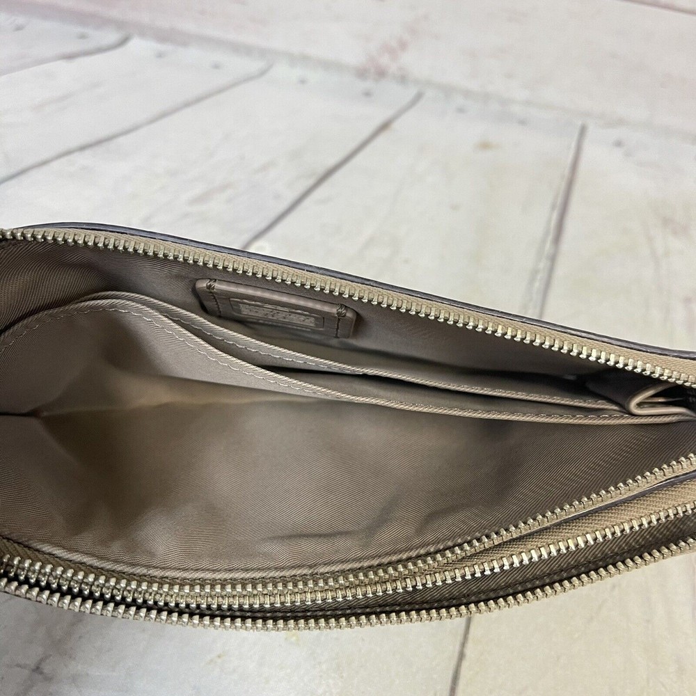 Coach Leather Wristlet Wallet Tan E1777-54052 - Picture 9 of 10